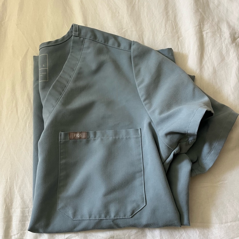 FIGS caterina one pocket scrub top in dusty blue